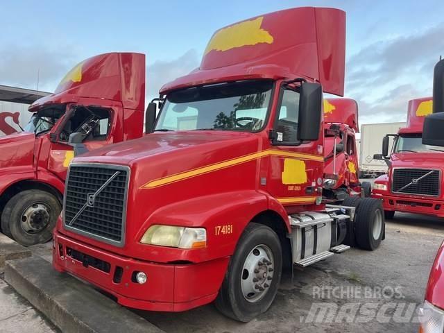 Volvo VNM Naudoti vilkikai