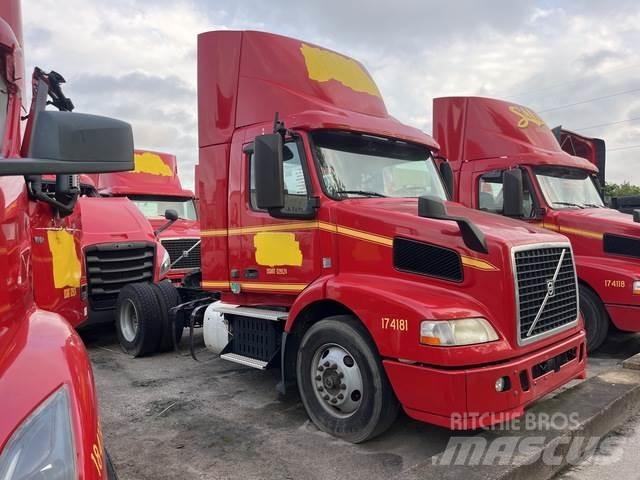Volvo VNM Naudoti vilkikai