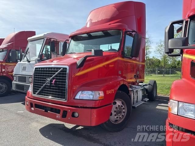 Volvo VNM Naudoti vilkikai