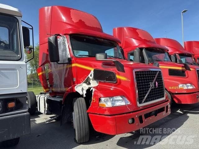 Volvo VNM Naudoti vilkikai