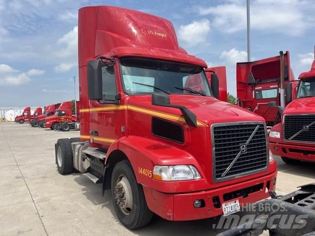 Volvo VNM Naudoti vilkikai