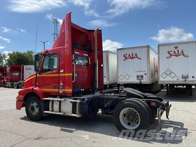 Volvo VNM Naudoti vilkikai