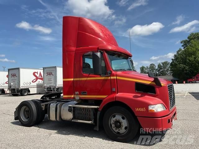 Volvo VNM Naudoti vilkikai