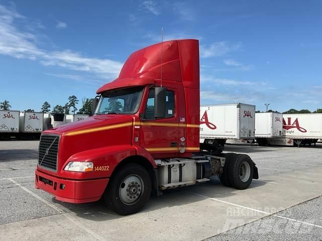 Volvo VNM Naudoti vilkikai