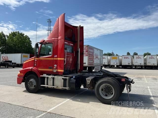 Volvo VNM Naudoti vilkikai