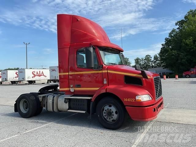 Volvo VNM Naudoti vilkikai