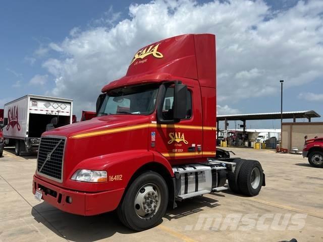 Volvo VNM Naudoti vilkikai