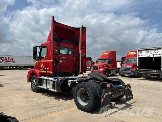 Volvo VNM Naudoti vilkikai