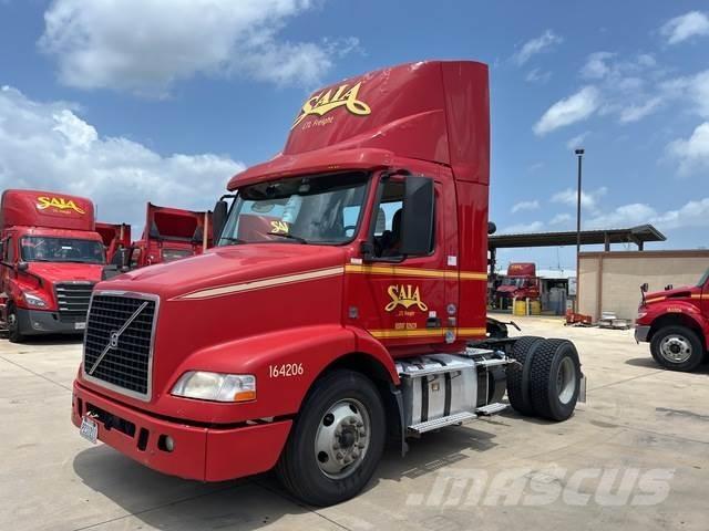 Volvo VNM Naudoti vilkikai