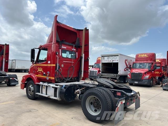 Volvo VNM Naudoti vilkikai