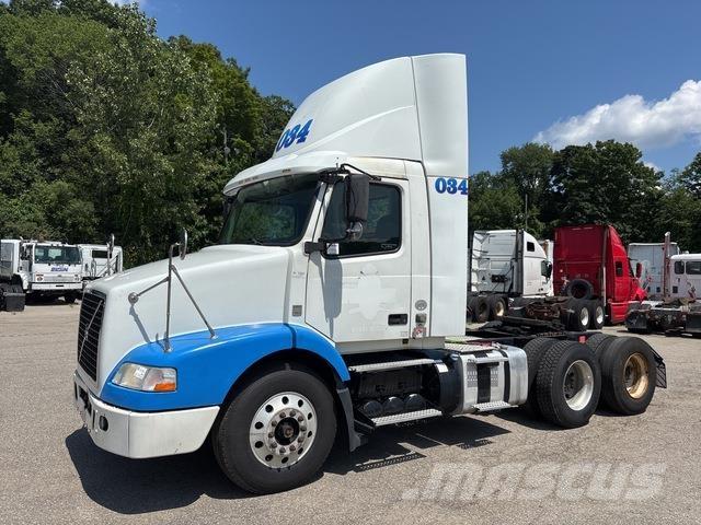 Volvo VNM Naudoti vilkikai