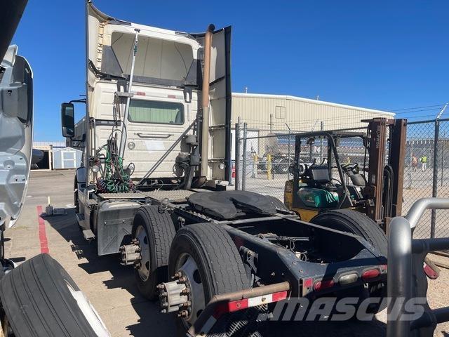 Volvo VNM Naudoti vilkikai