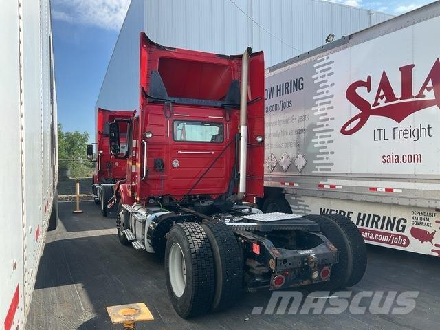 Volvo VNM42T Naudoti vilkikai