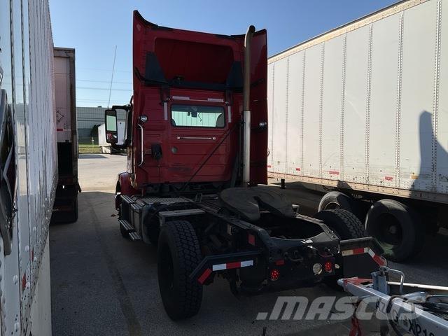 Volvo VNM42T Naudoti vilkikai