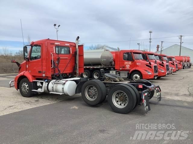 Volvo VNR Naudoti vilkikai