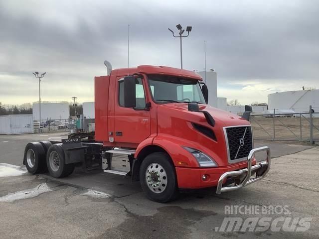 Volvo VNR Naudoti vilkikai