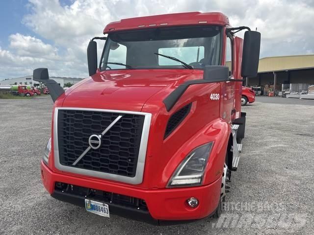 Volvo VNR Naudoti vilkikai