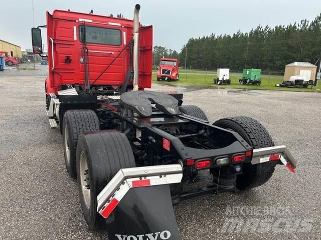 Volvo VNR Naudoti vilkikai