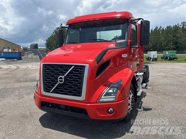 Volvo VNR Naudoti vilkikai