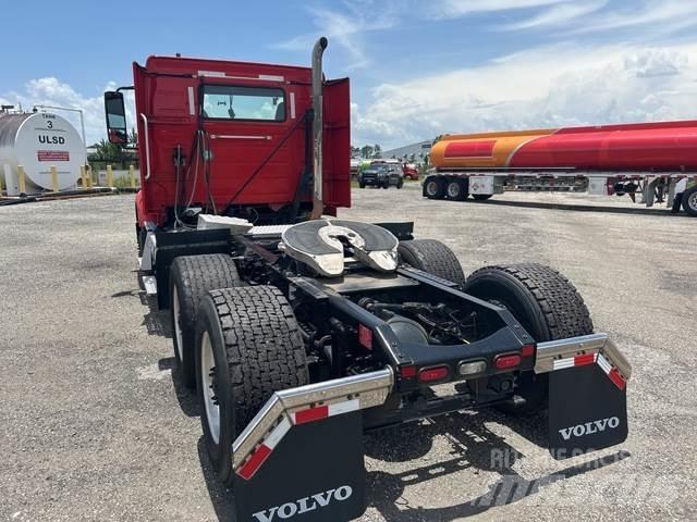 Volvo VNR Naudoti vilkikai