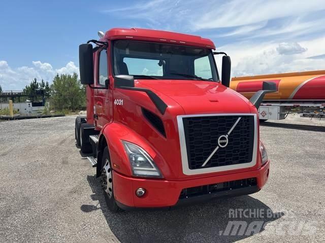 Volvo VNR Naudoti vilkikai