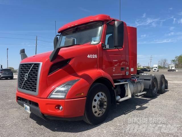 Volvo VNR Naudoti vilkikai