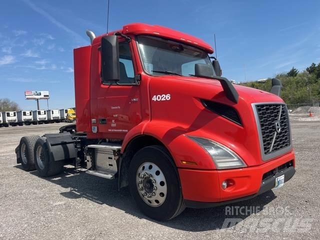Volvo VNR Naudoti vilkikai
