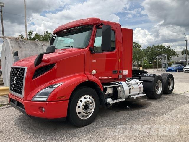 Volvo VNR Naudoti vilkikai