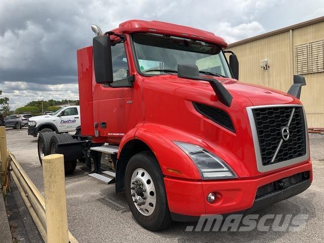 Volvo VNR Naudoti vilkikai
