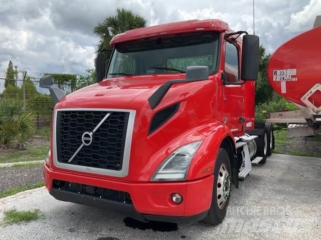 Volvo VNR Naudoti vilkikai