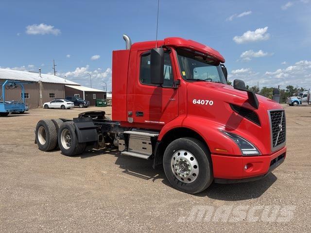 Volvo VNR Naudoti vilkikai