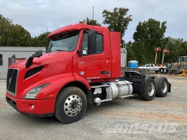 Volvo VNR Naudoti vilkikai