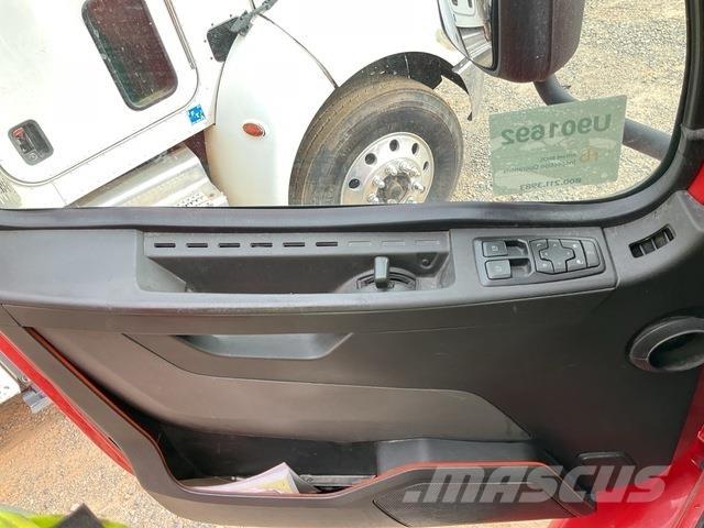 Volvo VNR Naudoti vilkikai