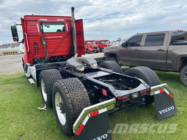 Volvo VNR Naudoti vilkikai