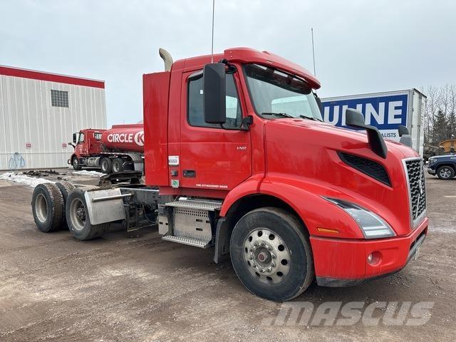 Volvo VNR Naudoti vilkikai