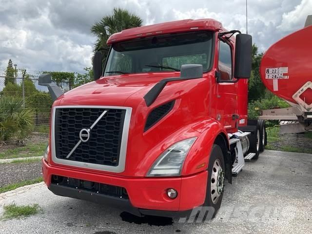 Volvo VNR Naudoti vilkikai