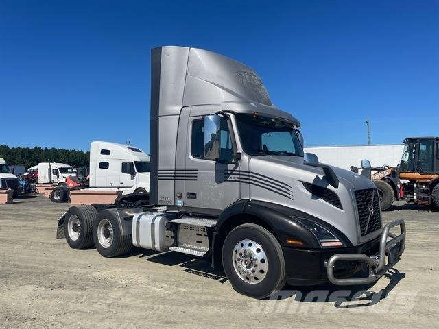 Volvo VNR Naudoti vilkikai