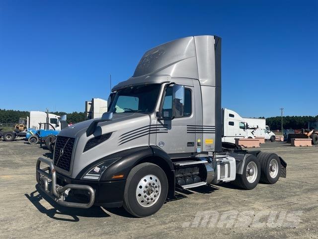 Volvo VNR Naudoti vilkikai