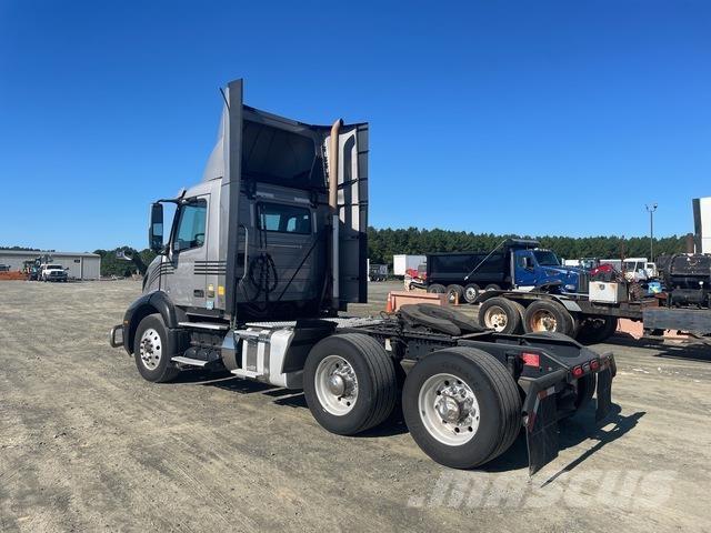 Volvo VNR Naudoti vilkikai