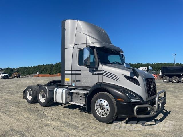 Volvo VNR Naudoti vilkikai