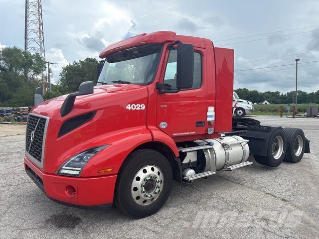 Volvo VNR Naudoti vilkikai