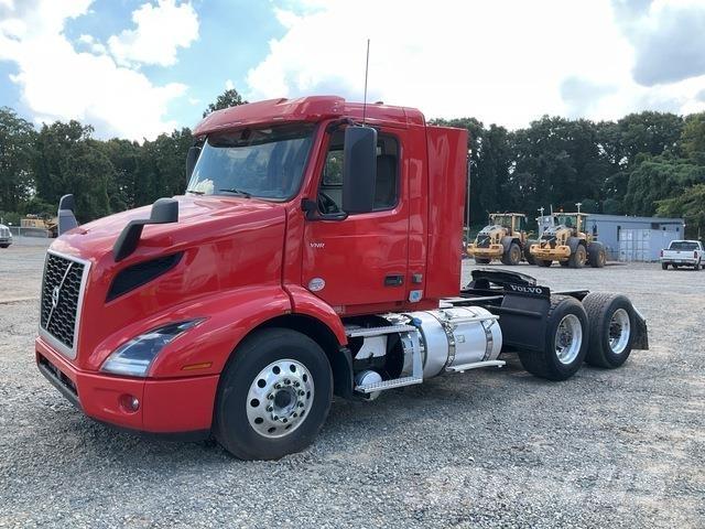 Volvo VNR300 Naudoti vilkikai