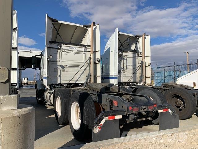 Volvo VNR64T Naudoti vilkikai