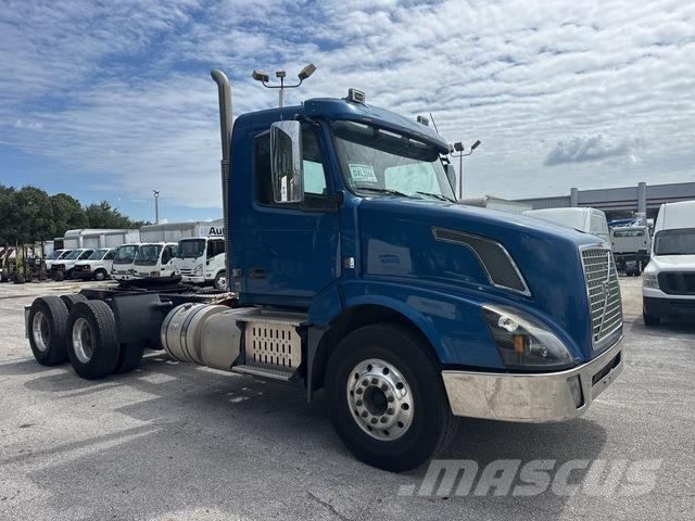 Volvo VNX Naudoti vilkikai