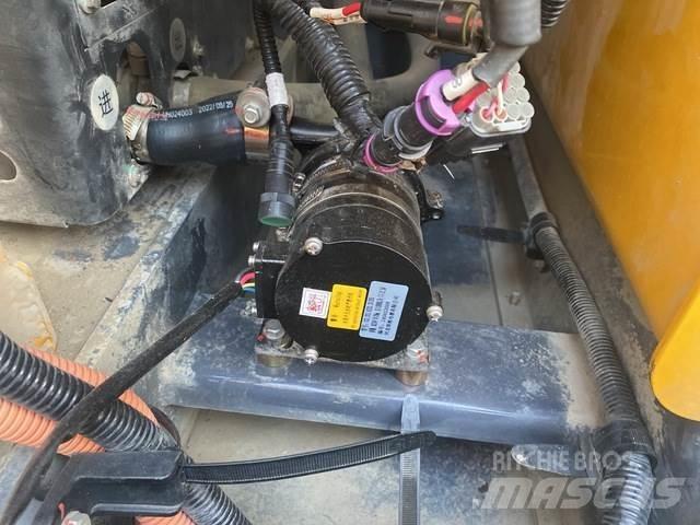 XCMG XE215E Vikšriniai ekskavatoriai