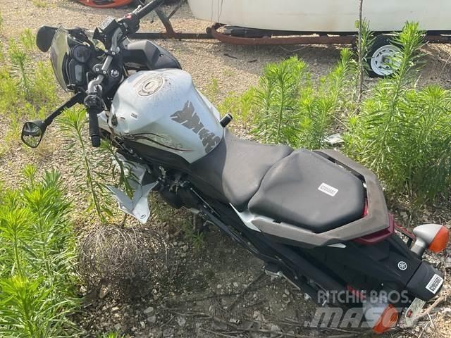 Yamaha  Visureigiai