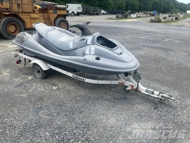 Yamaha  Darbiniai laivai / baržos ir pantonai
