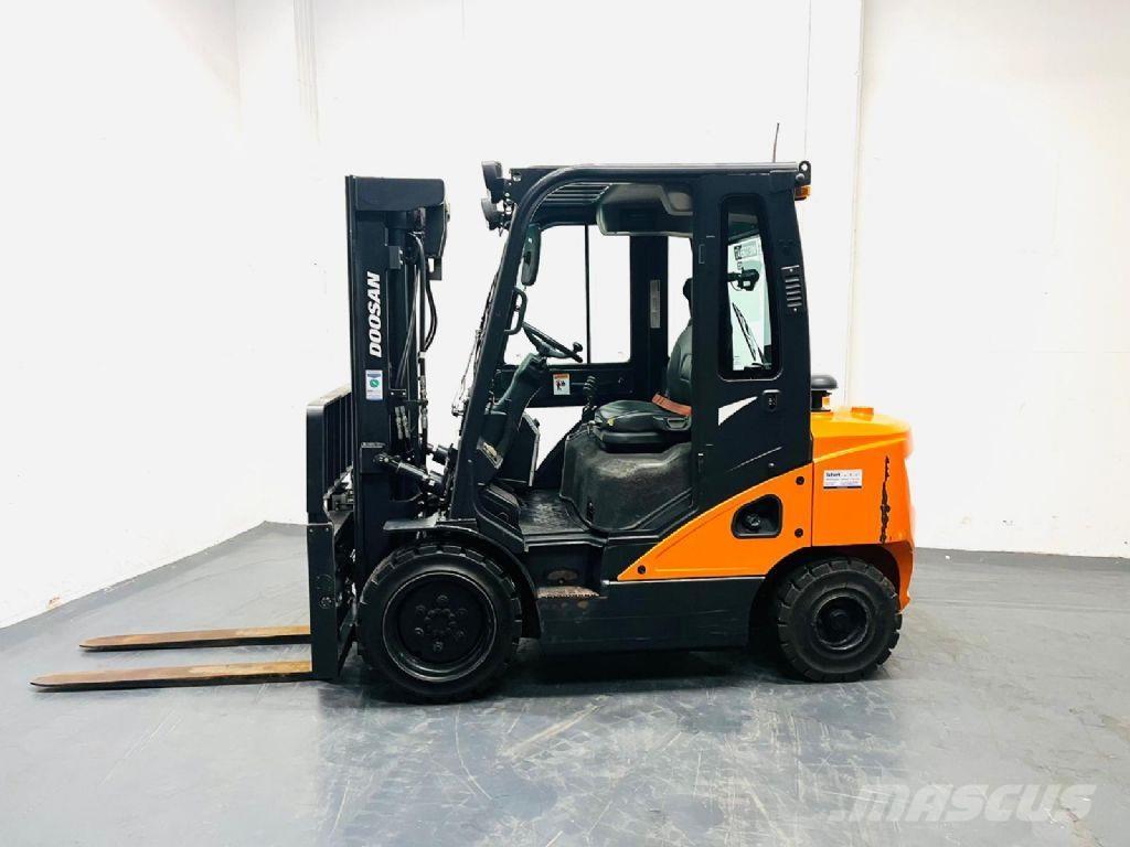 Doosan D30S-7 Dyzeliniai krautuvai