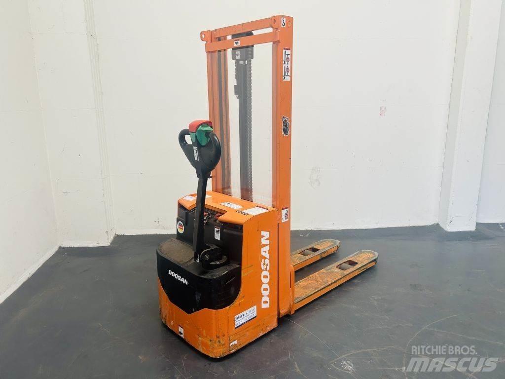 Doosan LEDS12.5C Rankiniai vėžimėliai