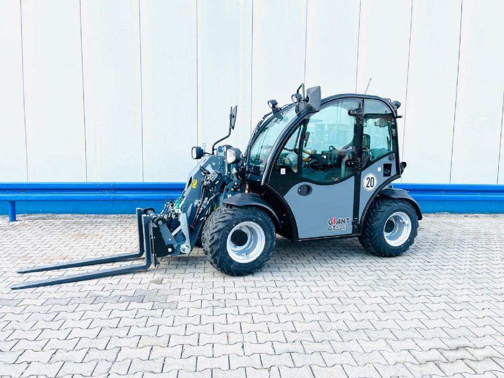 GiANT GT5048 Teleskopiniai krautuvai